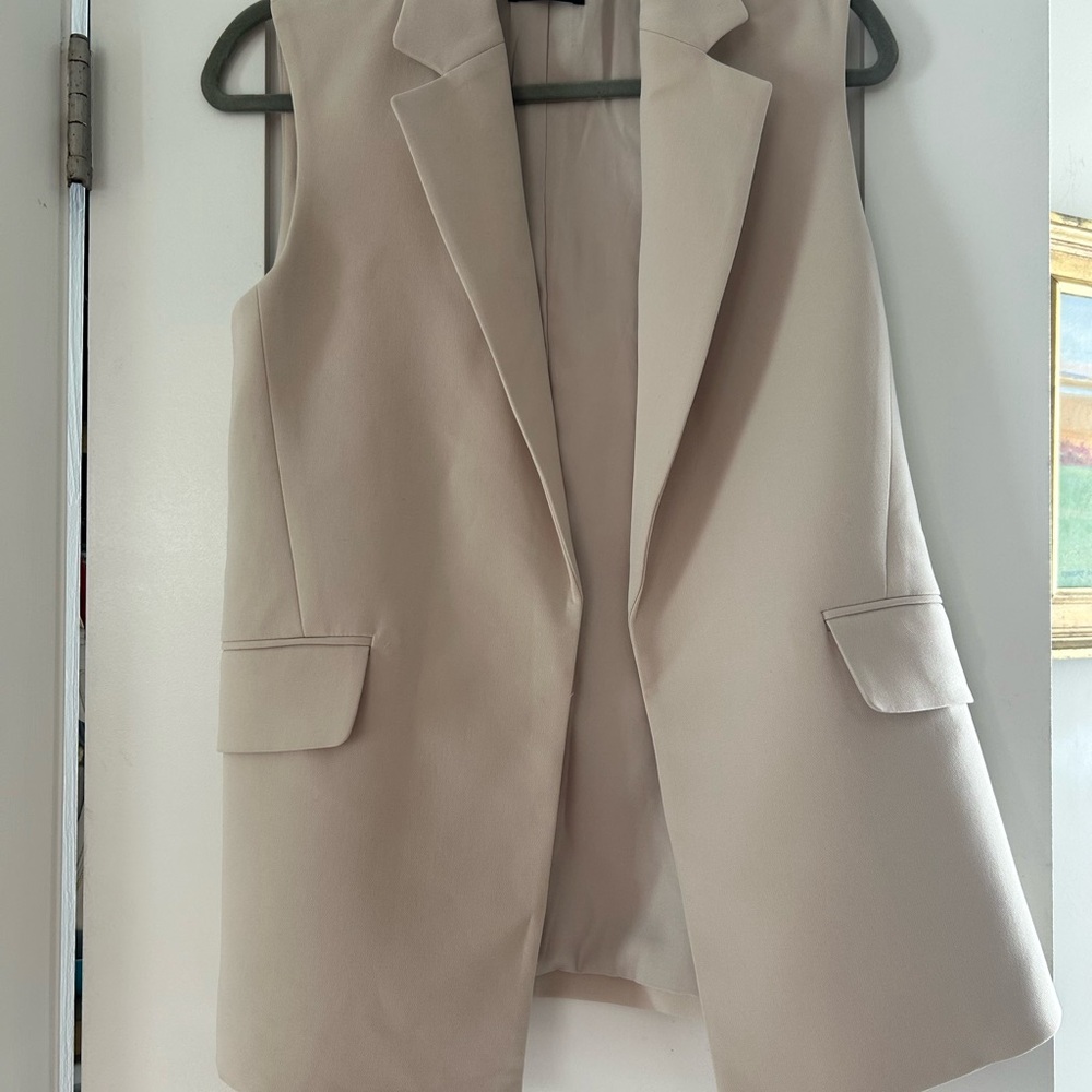 Theory Cream Sleeveless Blazer Vest